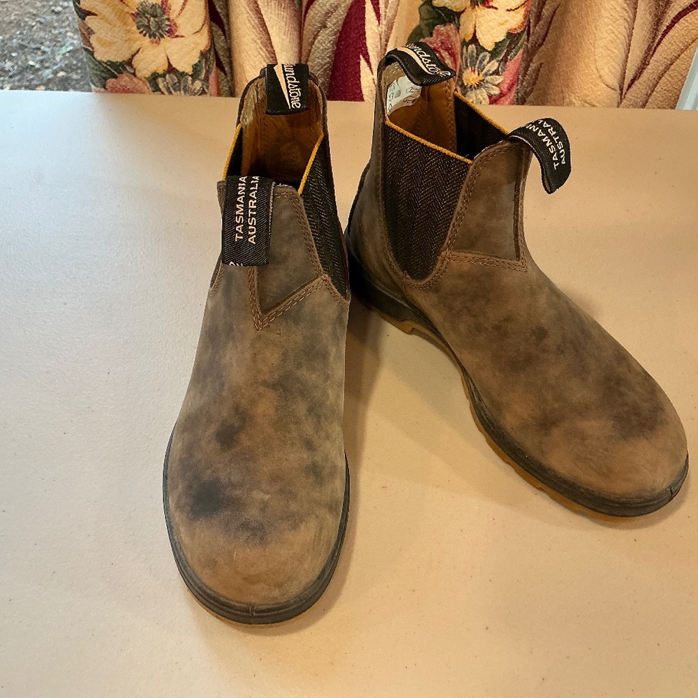 Rustic brown Blundstones boots